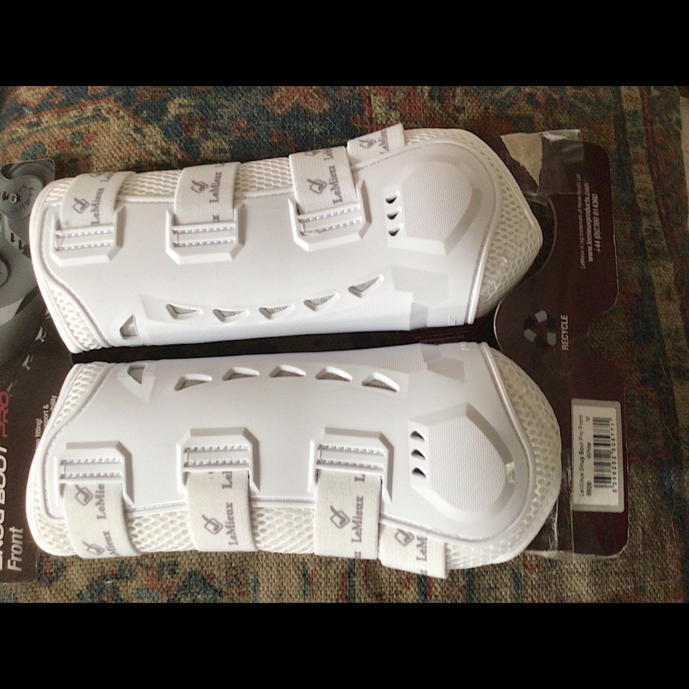 COPY - LeMieux Snug Boot Pro